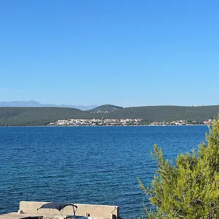 Isola Apartman Neviđane