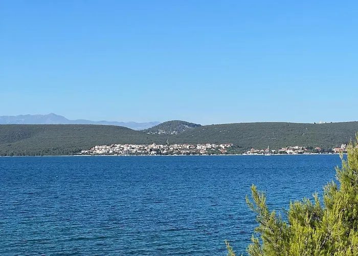 Isola Appartamento Neviđane